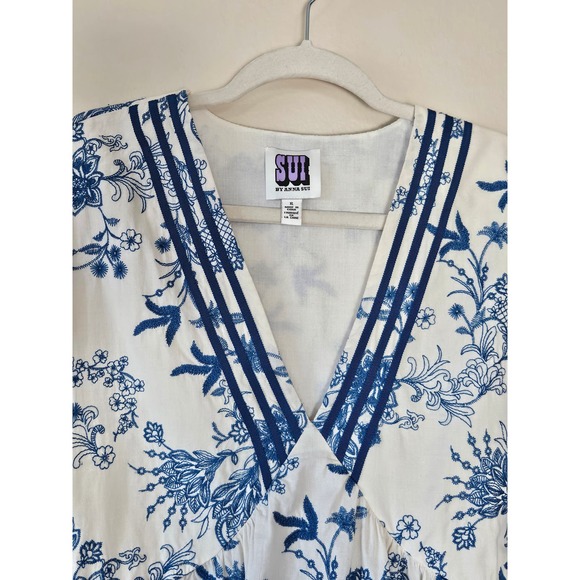 Anna Sui embroidered Floral Blue and Cream v neck puff sleeve blouse XL - Picture 7 of 12